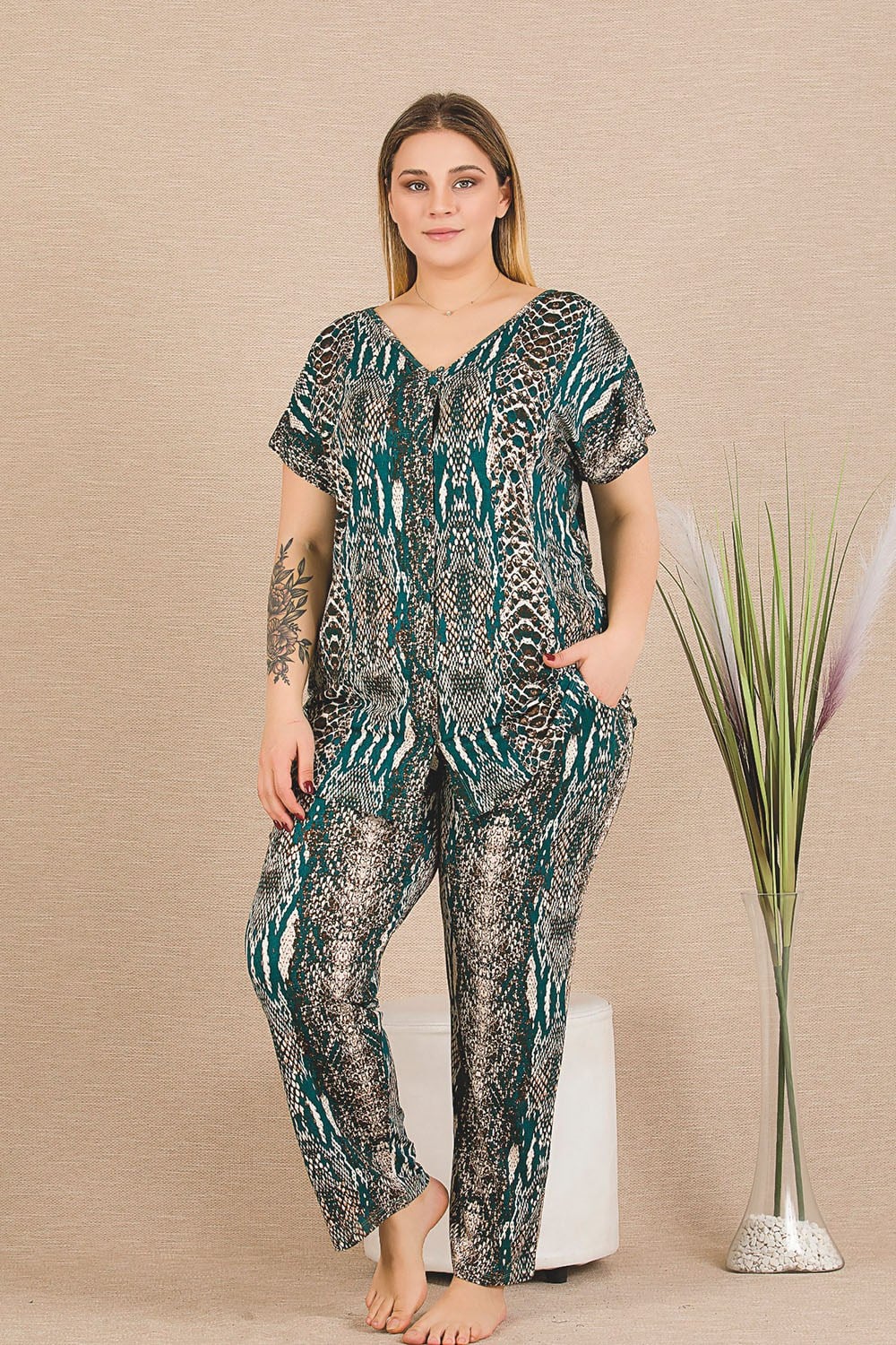 Çok Renkli Düğmeli Büyük Beden Pijama Takımı