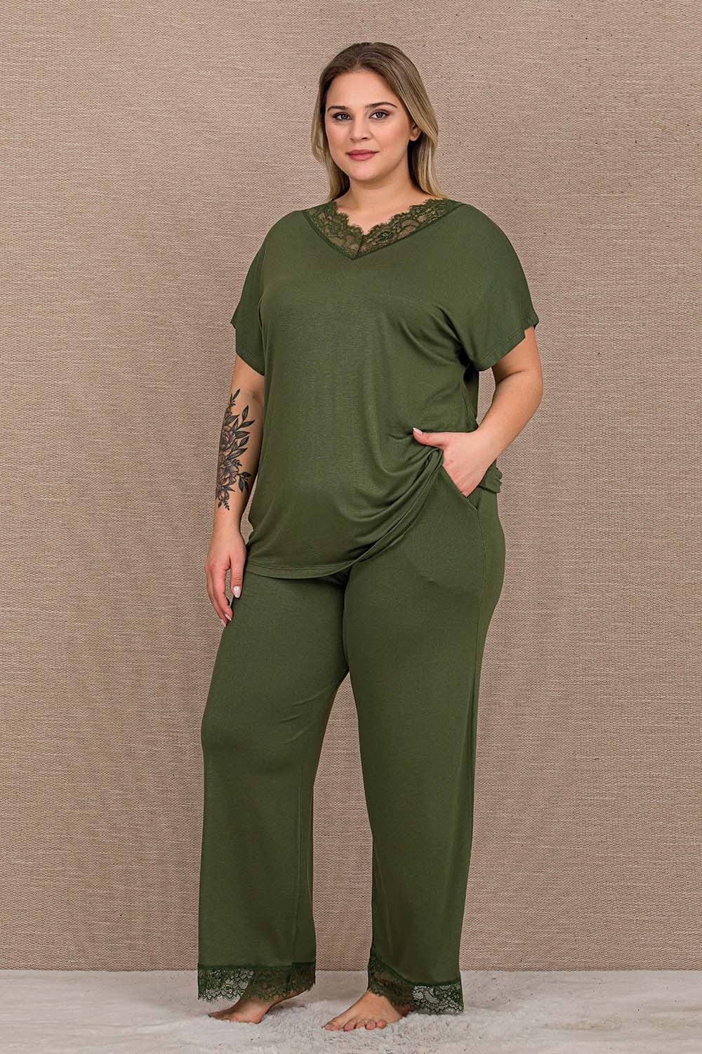 Dantelli Haki Yeşil Büyük Beden Pijama Takımı