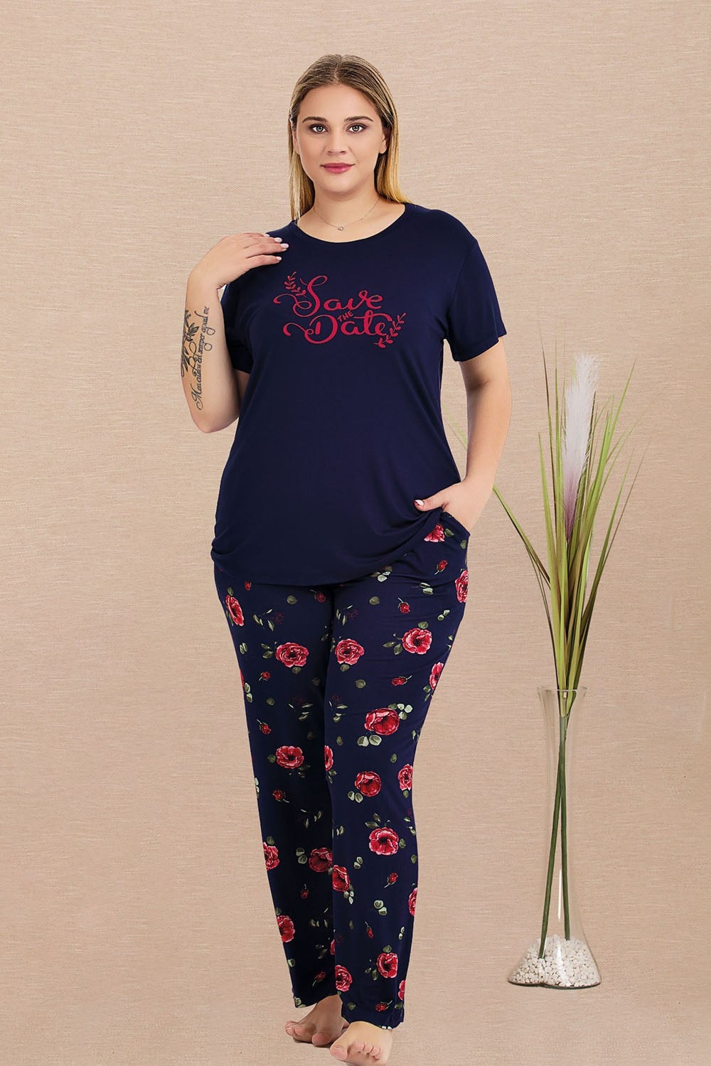 Gül Desenli Lacivert Büyük Beden Pijama Takımı