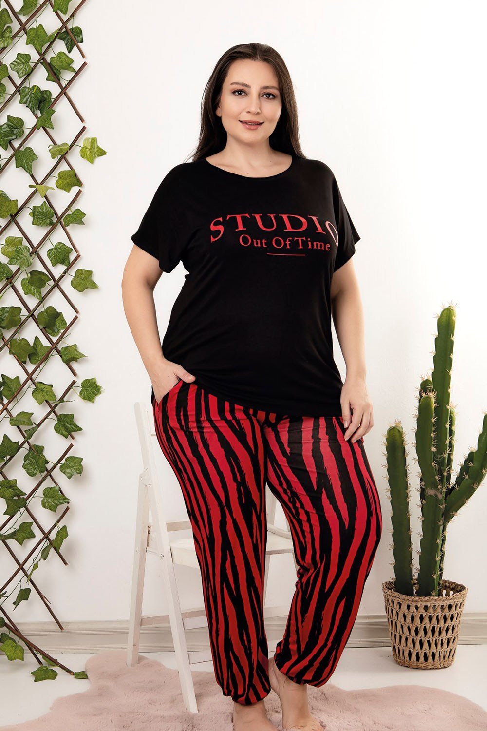 Kırmızılı Siyah Büyük Beden Siyah Pijama Takımı