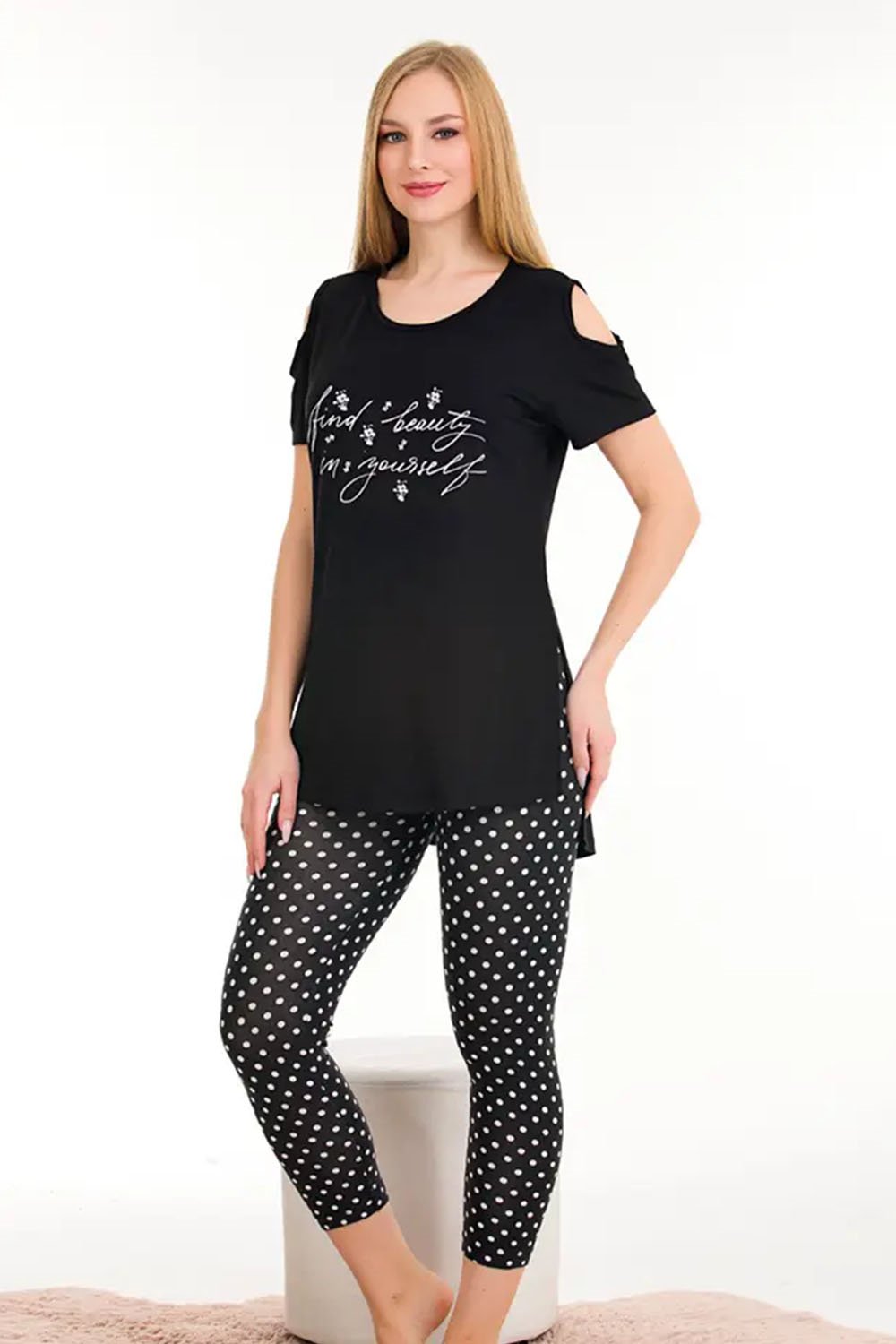 Omuz Dekolteli Bayan Pijama Takımı