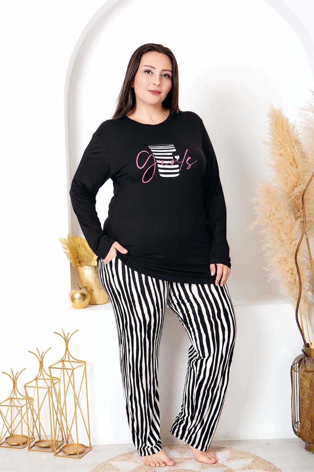 Siyah Beyaz Desenli Büyük Beden Pijama Takımı