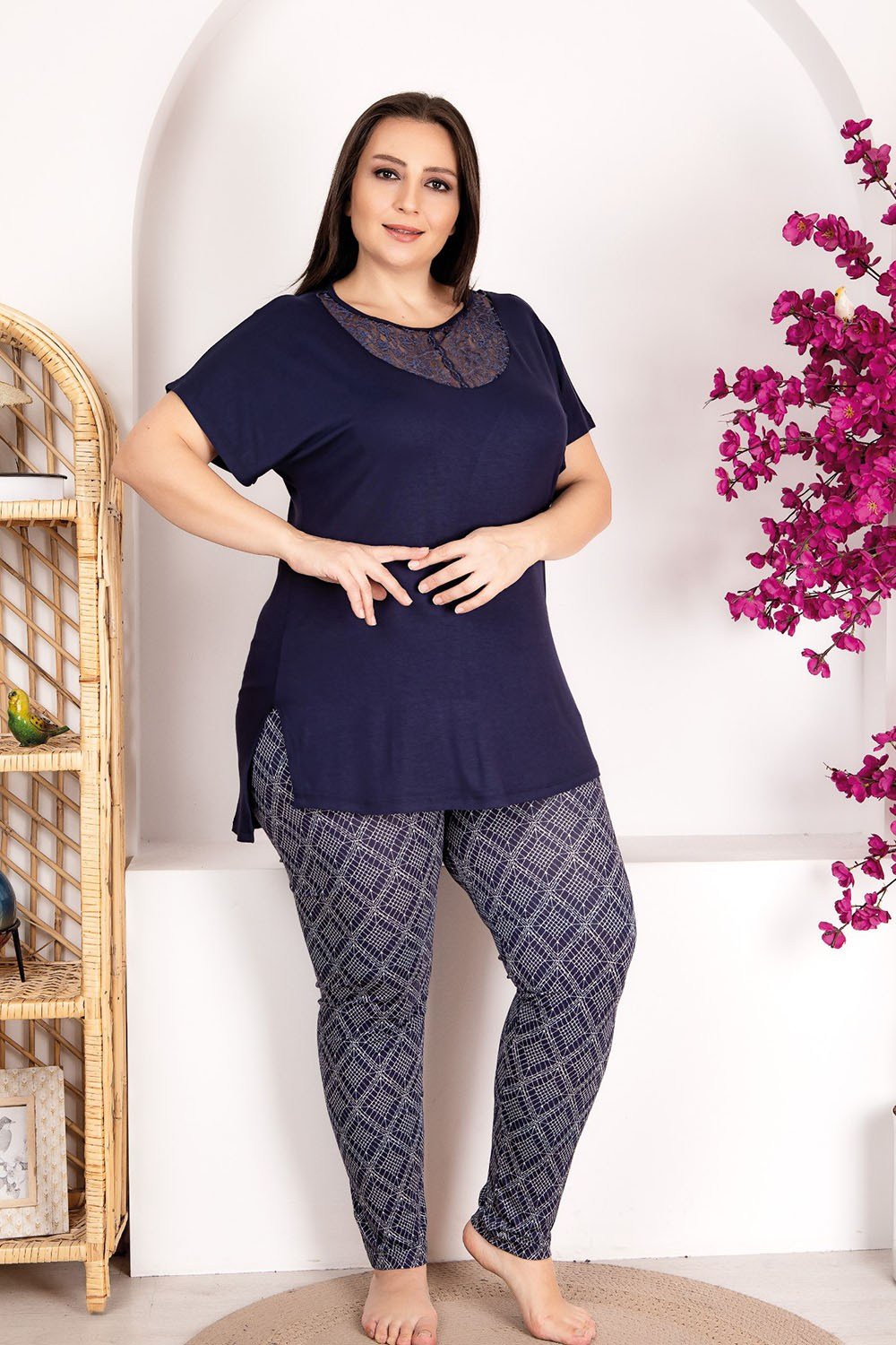 Yakası Dantel Lacivert Büyük Beden Pijama Takımı