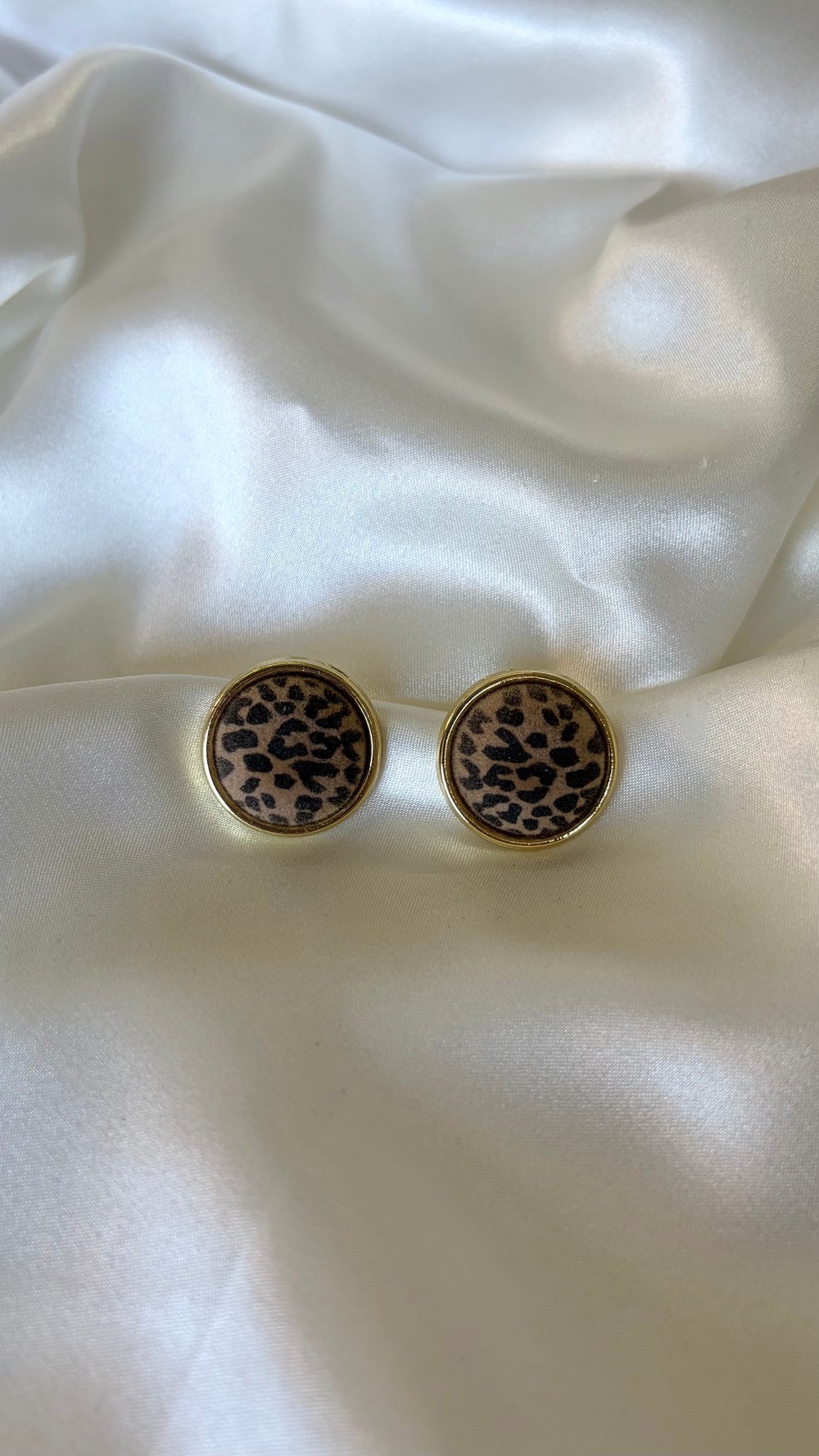 Kadın Gold Detaylı Leopar Desen Yuvarlak Küpe