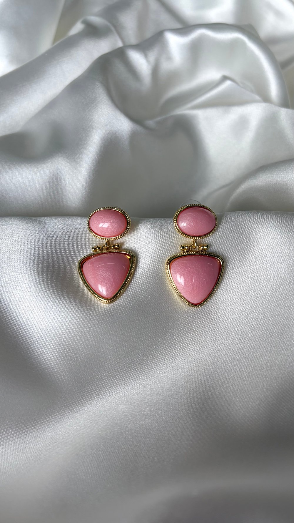 Kadın Gold Detaylı Pembe Renk Modern Sallantılı Küpe