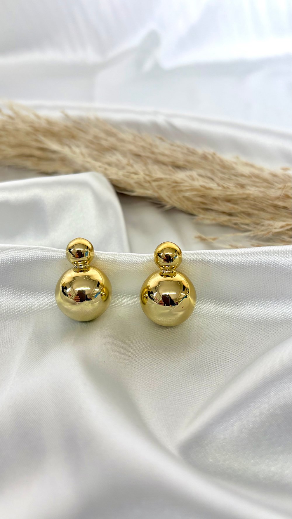 Kadın Gold Renk Modern Top Küpe