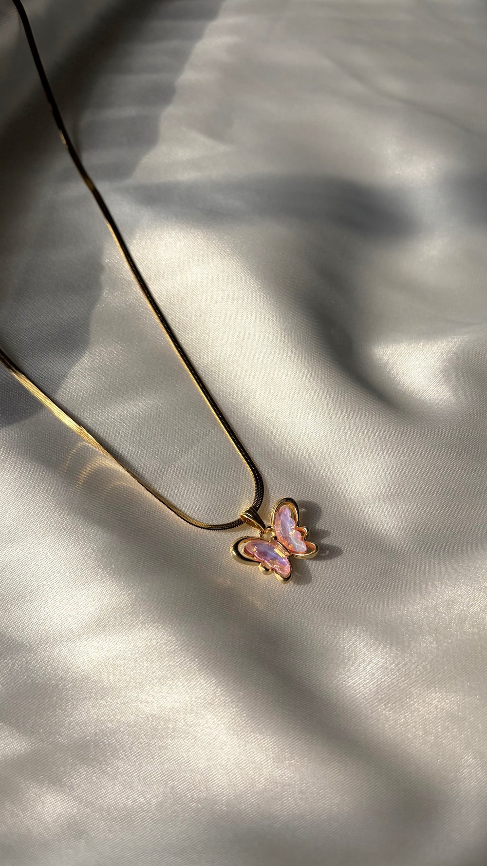 Kadın Gold Renk Pembe Taşlı Kelebek Çelik Kolye 