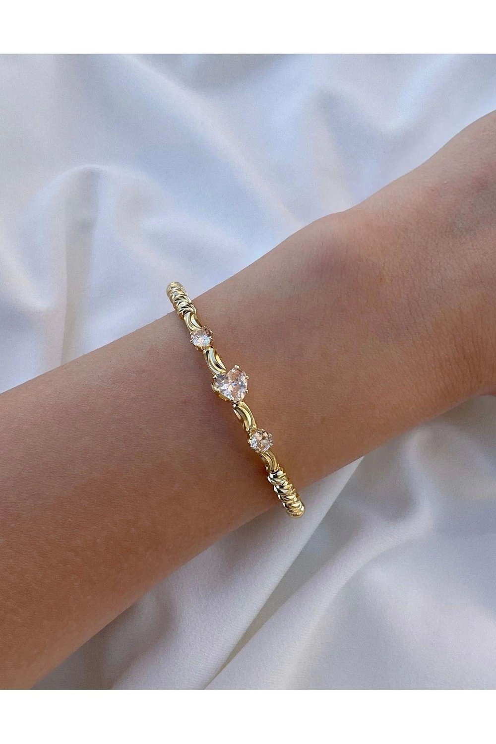 Kadın Gold Renk Taşlı Dorika Kalp Bileklik