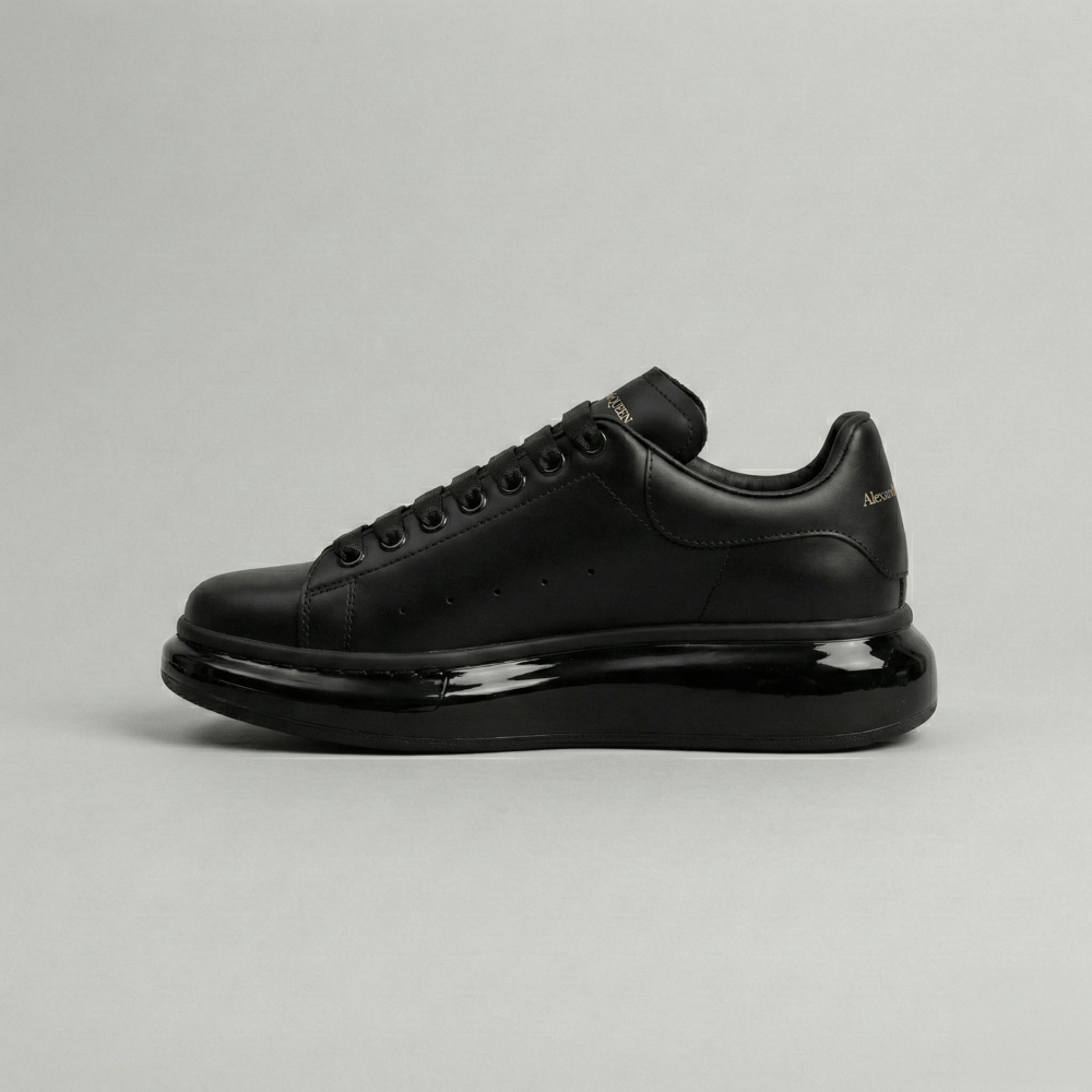 AM01 - Black Oversized Sneaker