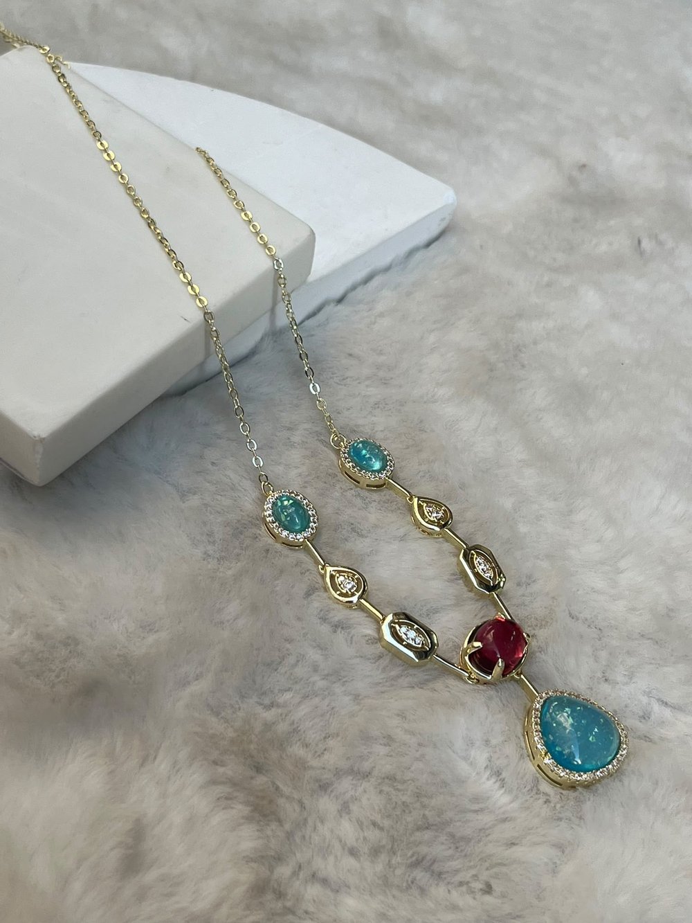 VIPKOLYE0077