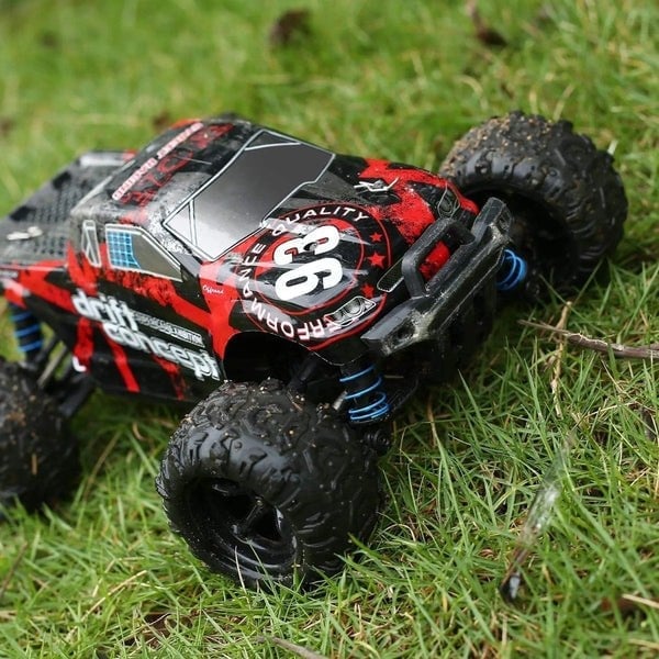 Uzaktan Kumandalı 4x4 Lightning Araba 60 Km Hız 300E