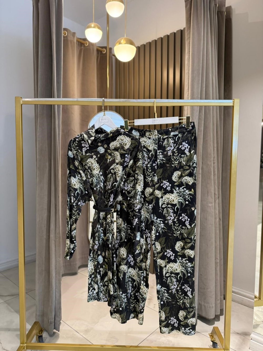 Çiçek Desenli Floral Takım