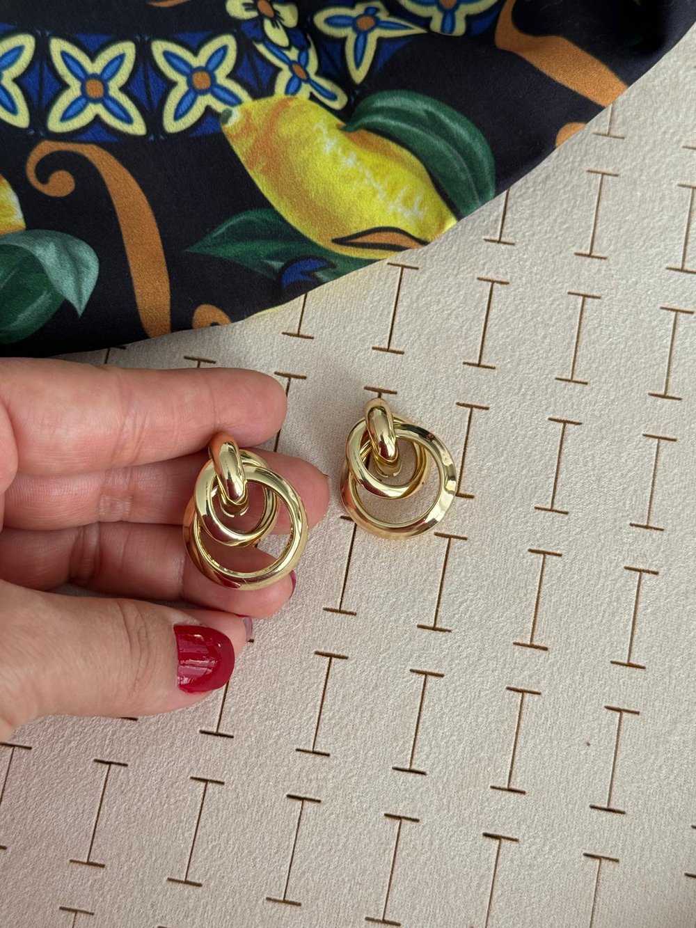 Özel Seri Gold İç İçe Geçmeli Çift Halka Küpe