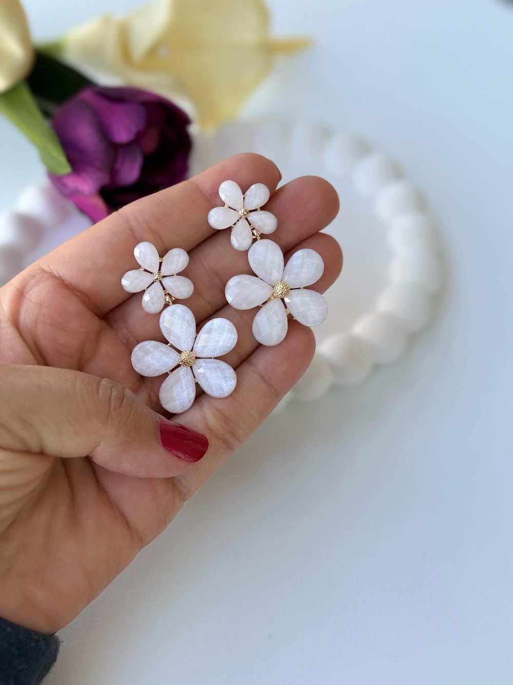 Özel Seri İkili Çiçek Sallantılı Küpe Beyaz