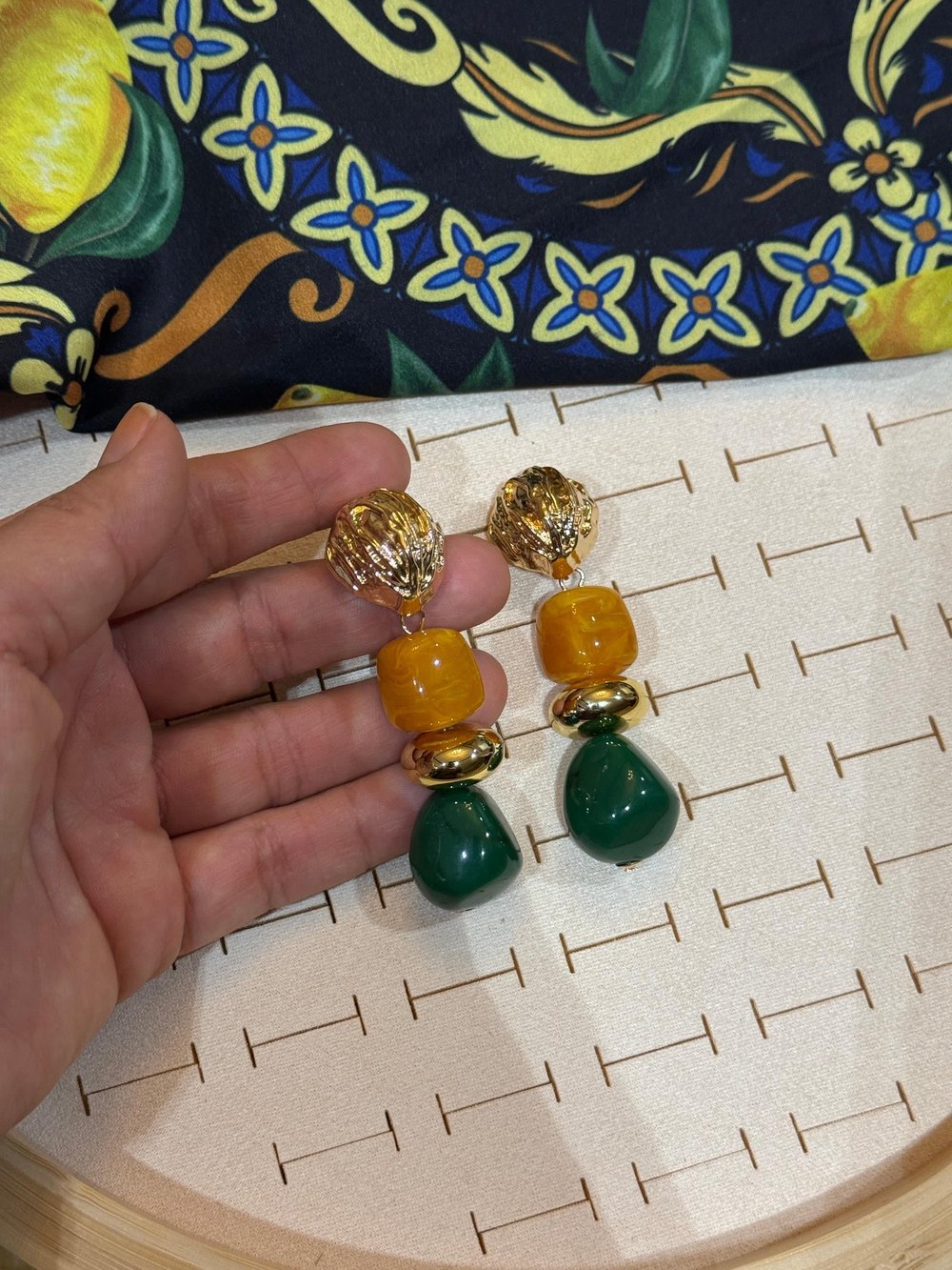 Özel Seri Karamel Yeşil Sallantı Küpe