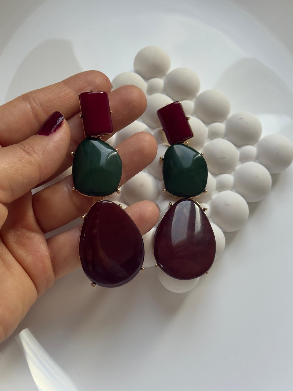 Özel Seri 3 Renkli Kırmızı Yeşil Kahverengi Küpe