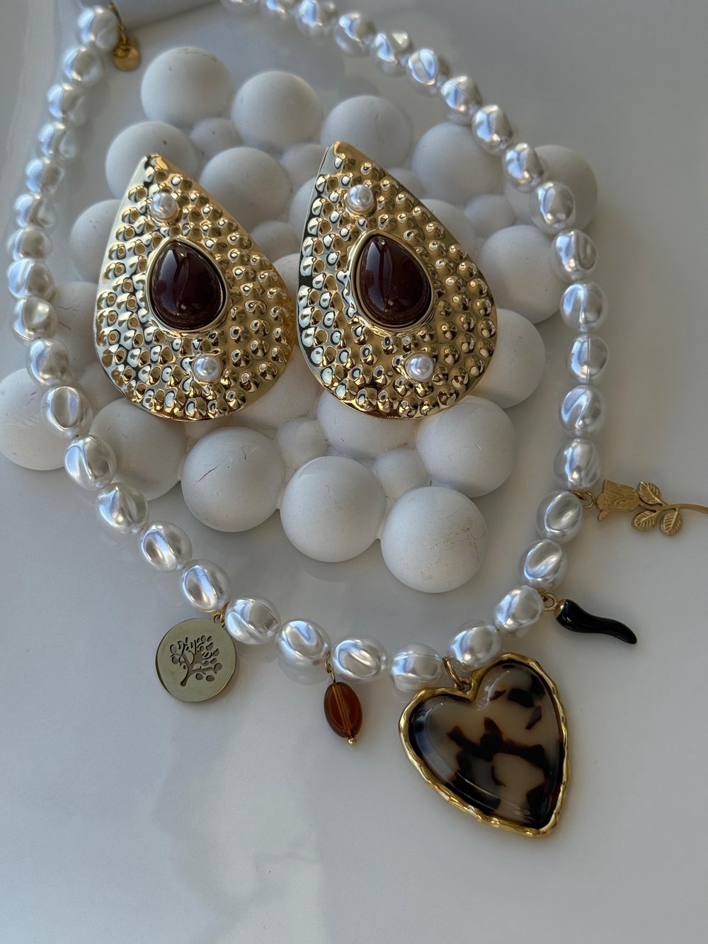 Özel Seri İncili Leoparlı Kalp Kolye Küpe Kombini