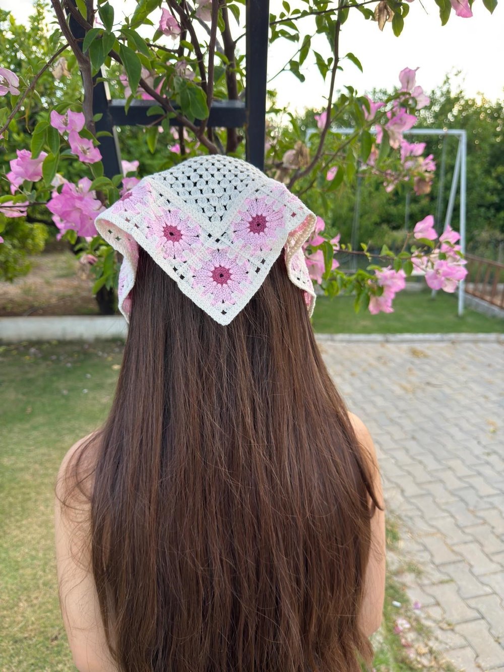 Pembe Motifli Ekru  Üçgen İpli Bandana