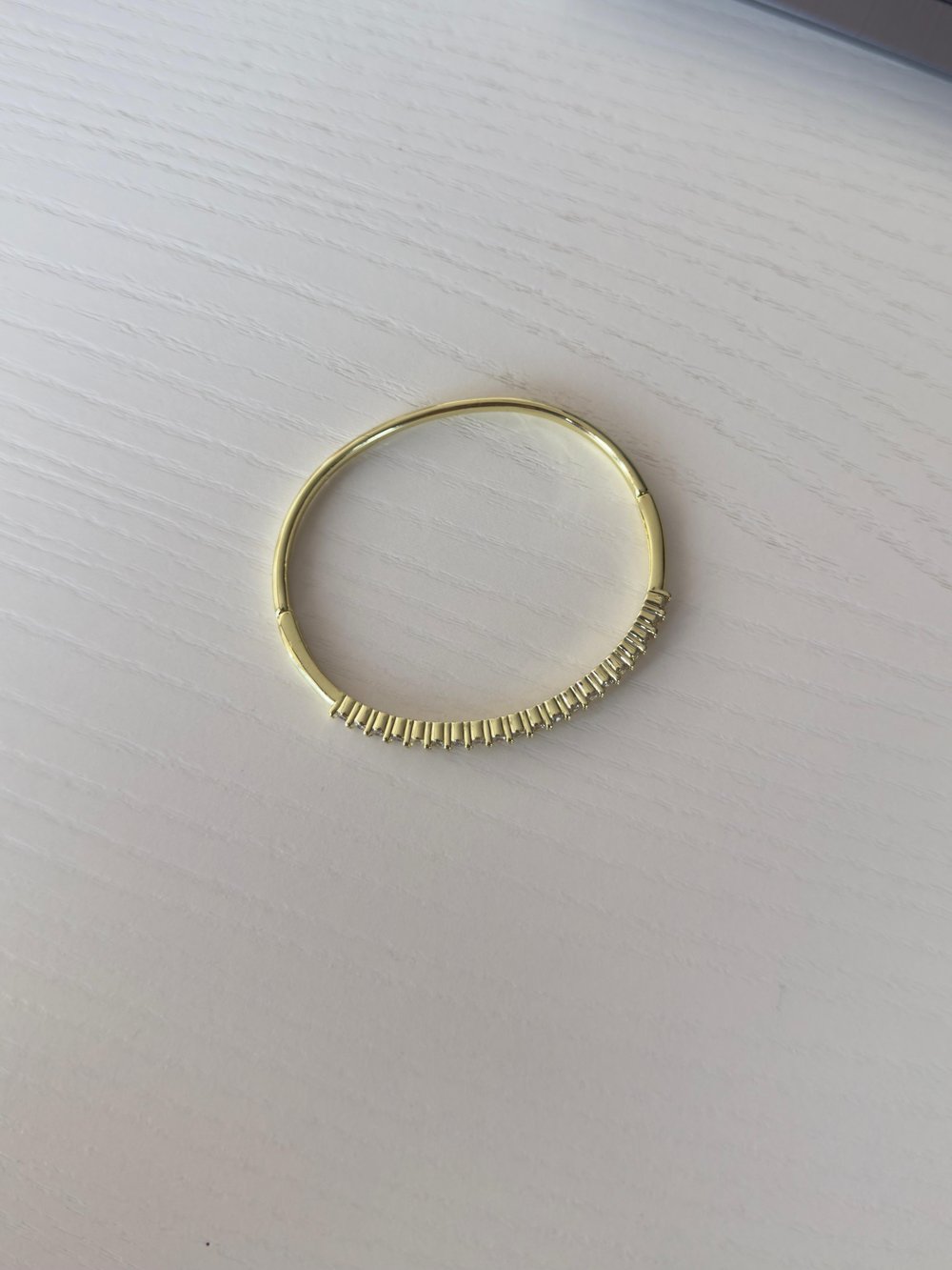 Vip 14k Tek Sıra Taşlı Kelepçe Bileklik 