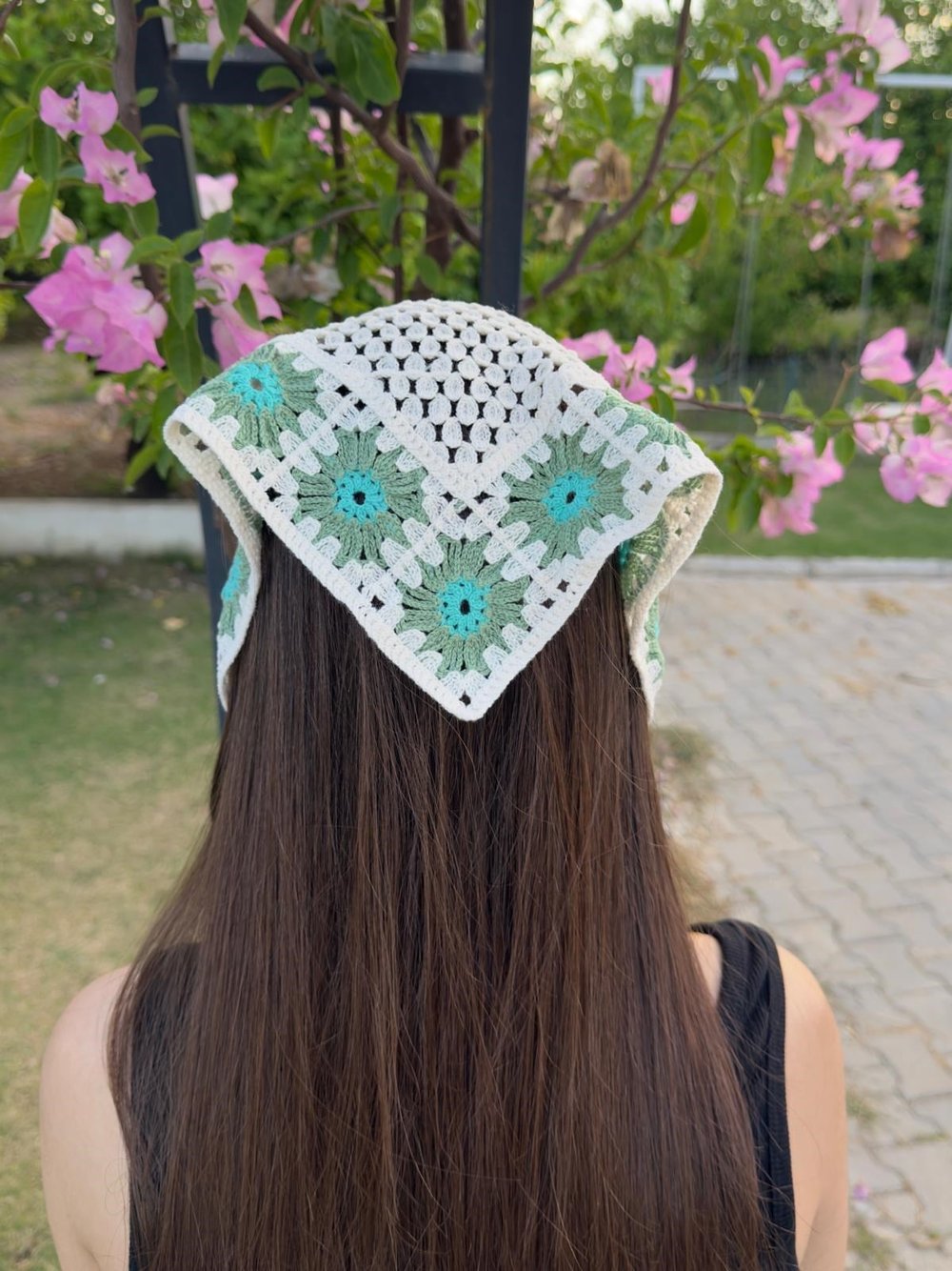 Yeşil Motifli Ekru  Üçgen İpli Bandana