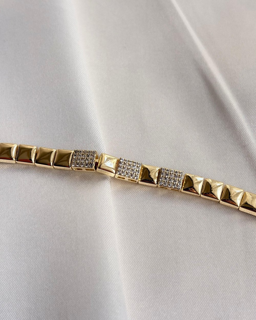 14K Xuping Ara Taşlı Kare Motif Bileklik
