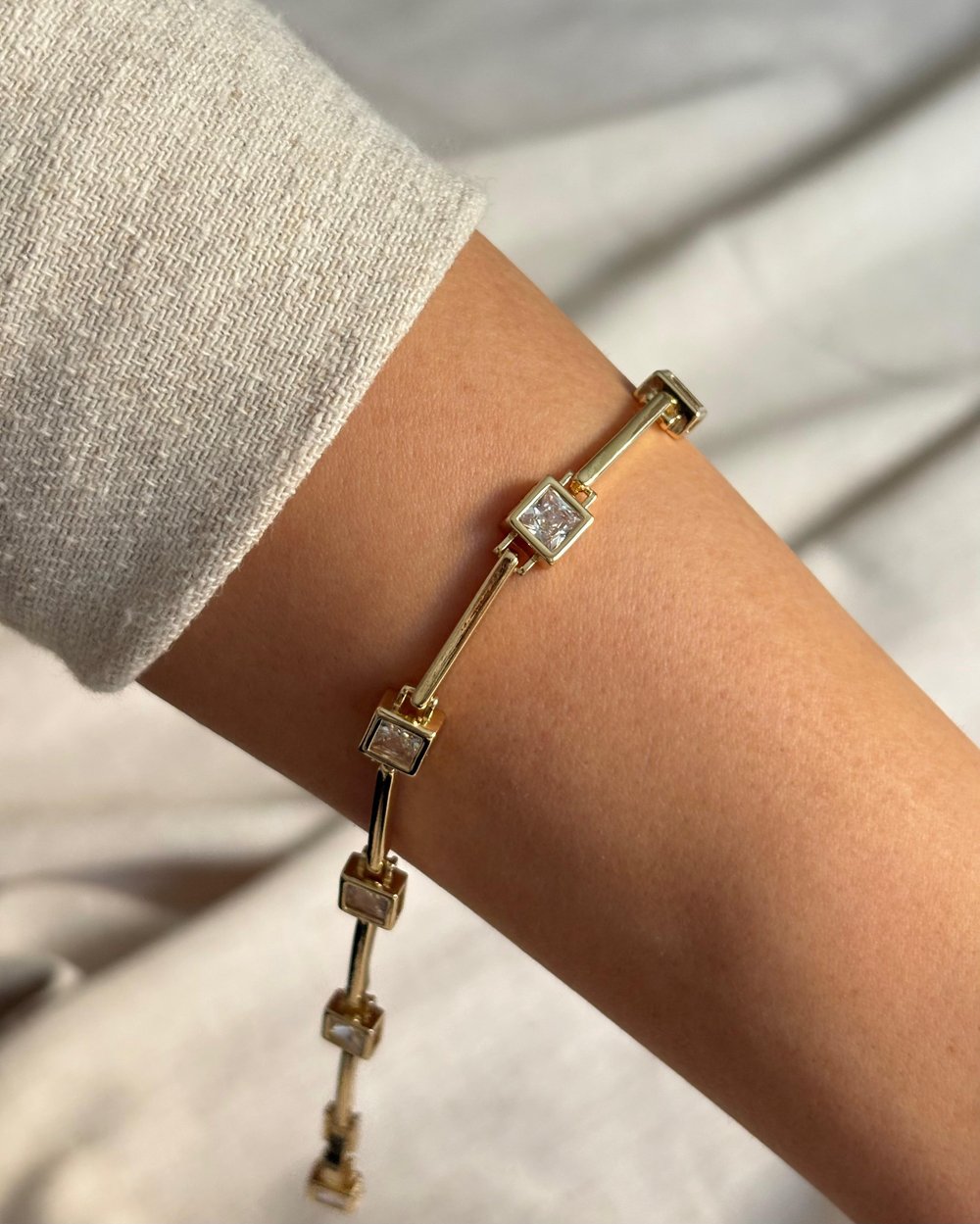 14K Xuping Kare Taşlı İstasyon Model Bileklik