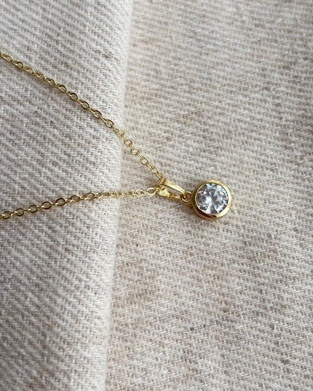 14K Xuping Pırlanta Detay Kolye