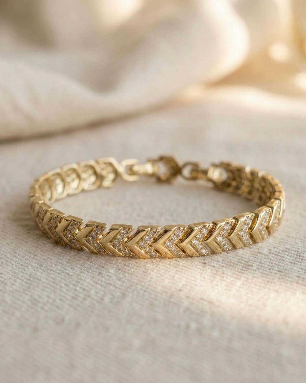 14K Xuping Taşlı Kalın V Model Bileklik