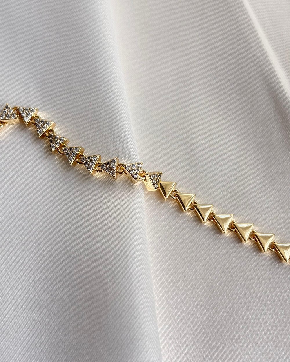 14K Xuping Taşlı Üçgen Model Bileklik
