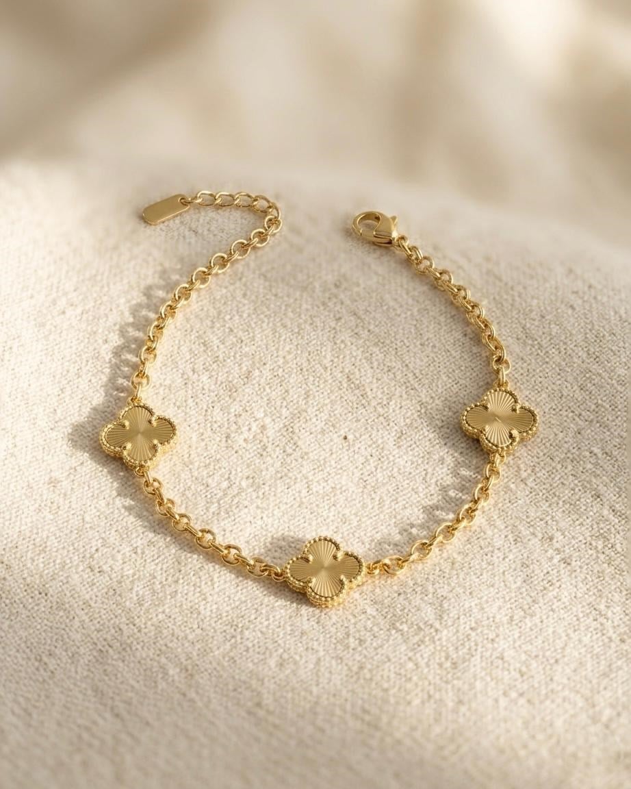 VIP Gold Minimal Yonca Bileklik
