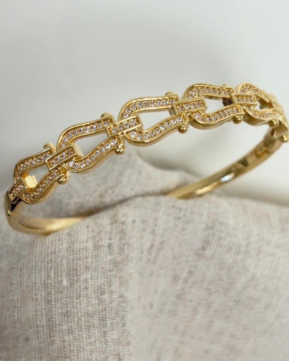 Xuping Gwen Zirkon Gold Kelepçe