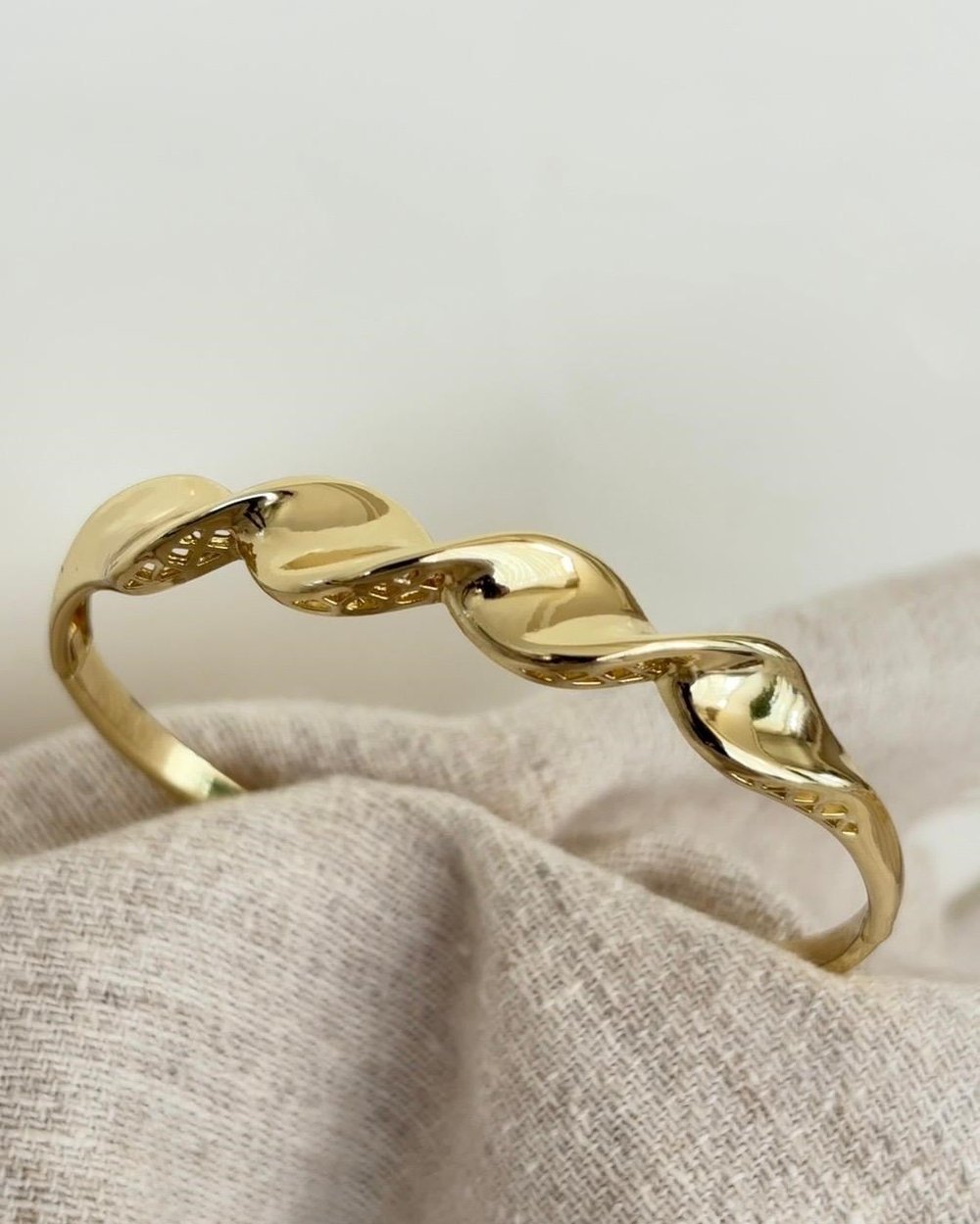 Xuping Idalia Gold Kelepçe