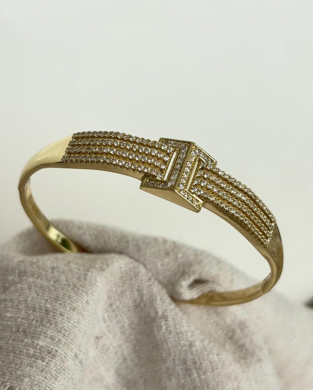 Xuping Lona Zirkon Gold Kelepçe