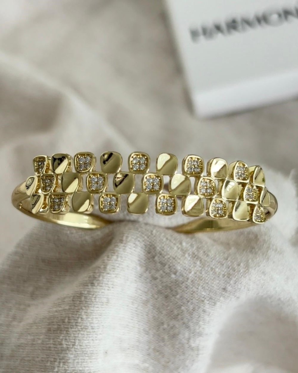 Xuping Vespera Gold Kelepçe