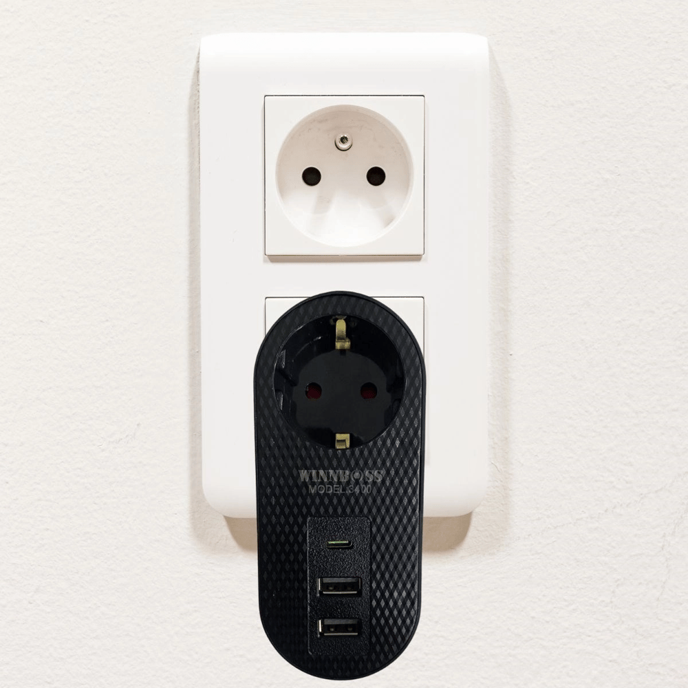 2 Usb,1 Type-c Girişli 1'li Çocuk Korumalı,ısıya Karşı Dayanıklı 2500watt Termal Akım Korumalı Priz Bx40