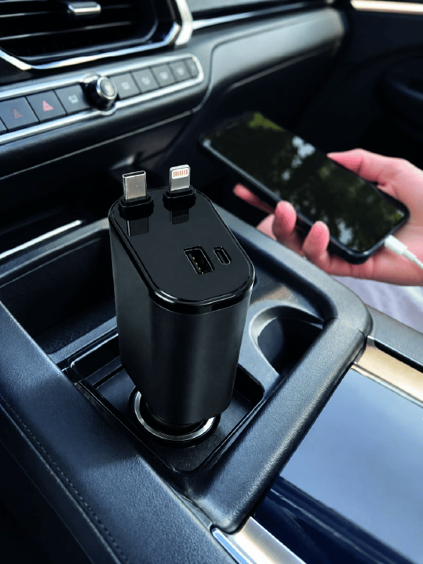 4 Cihazı Aynı Anda Şarj Eden Araç Şarj Cihazı USB-A, USB-C, Type-C ve Lightning Destekli