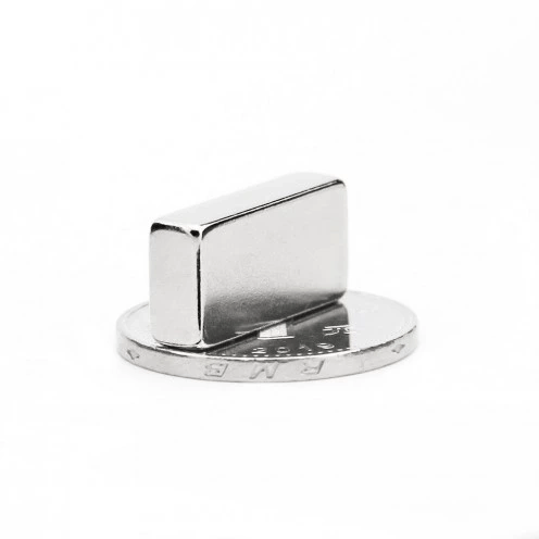 50 Adet 20x10x5 mm Neodyum Magnet N35 Güçlü Mıknatıs Köşeli ve Dayanıklı Nikel Kaplama