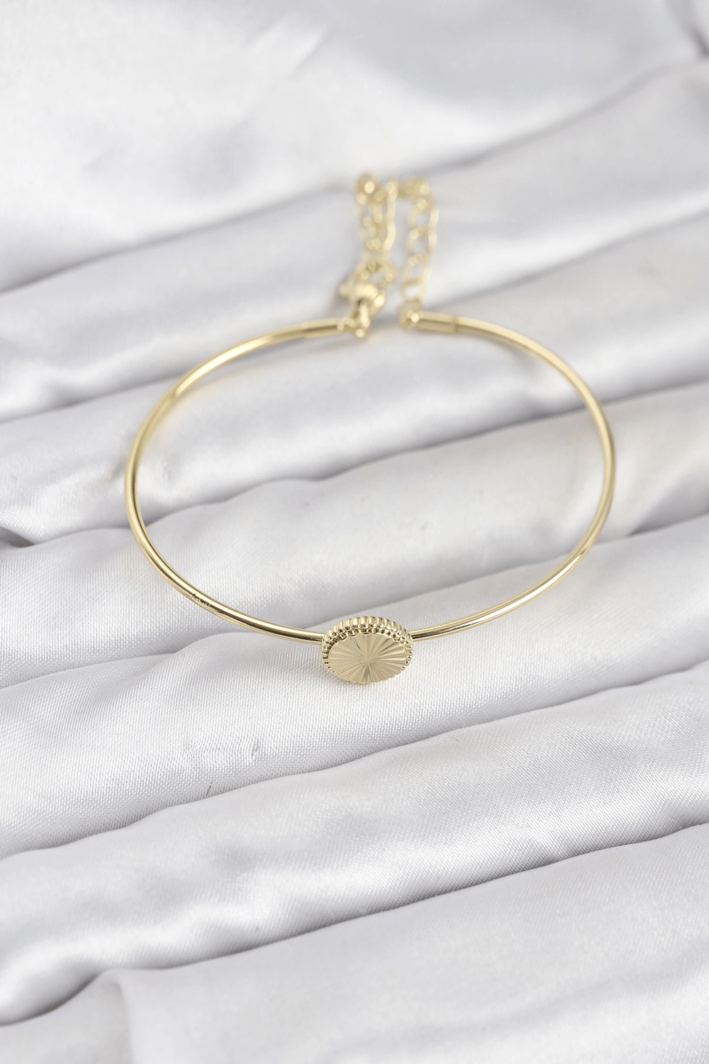 Gold Renk Pirinç Model Kadın Bileklik