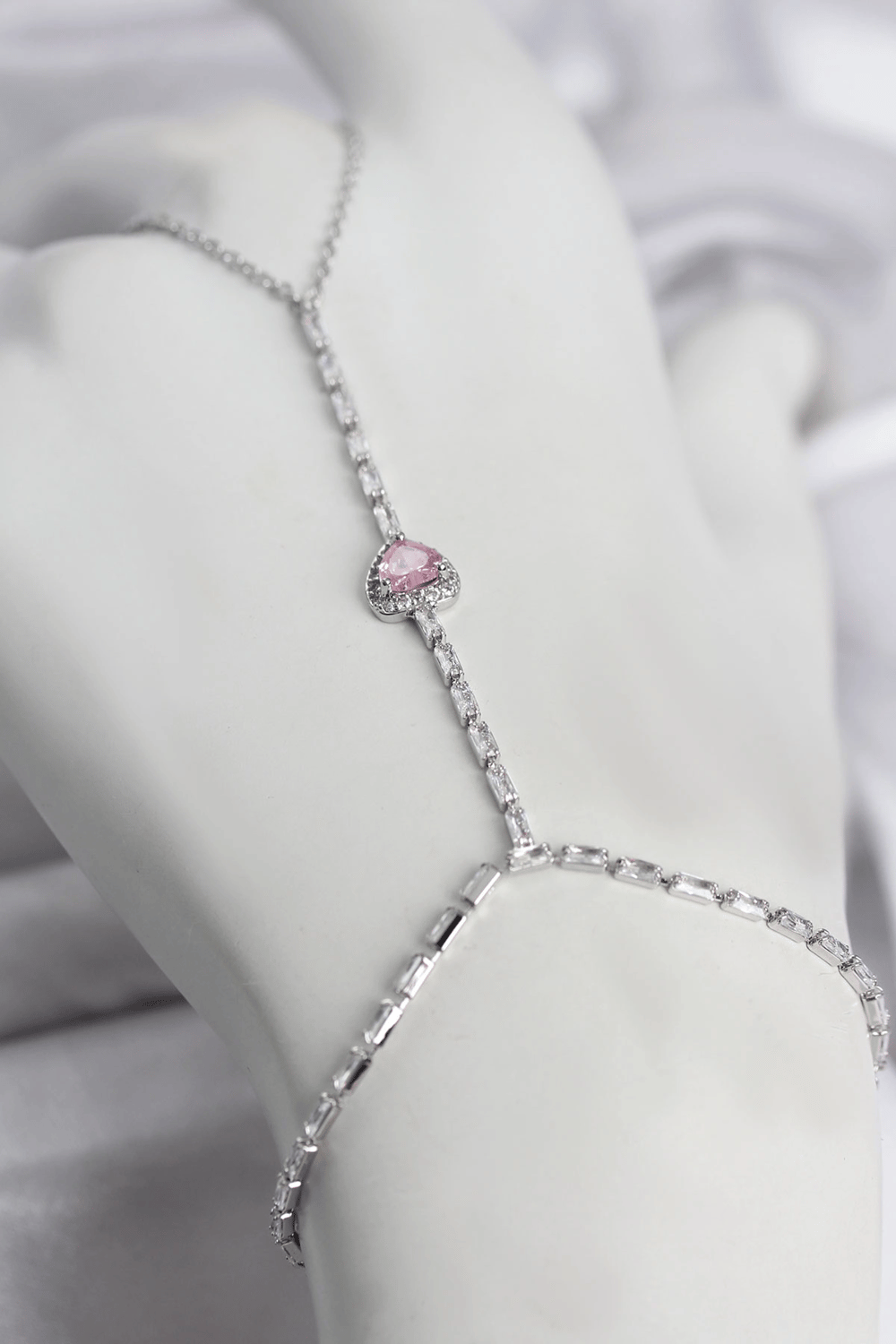Gümüş Renk Pirinç Zirkon Taşlı Pembe Kalp Model Şahmeran