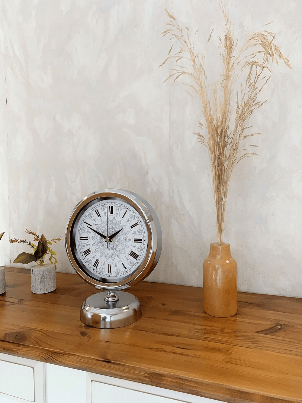 Krom Metal Çini Desen Roma Rakamlı Masa Saati