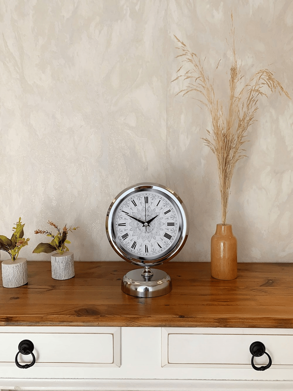 Krom Metal Çini Desen Roma Rakamlı Masa Saati