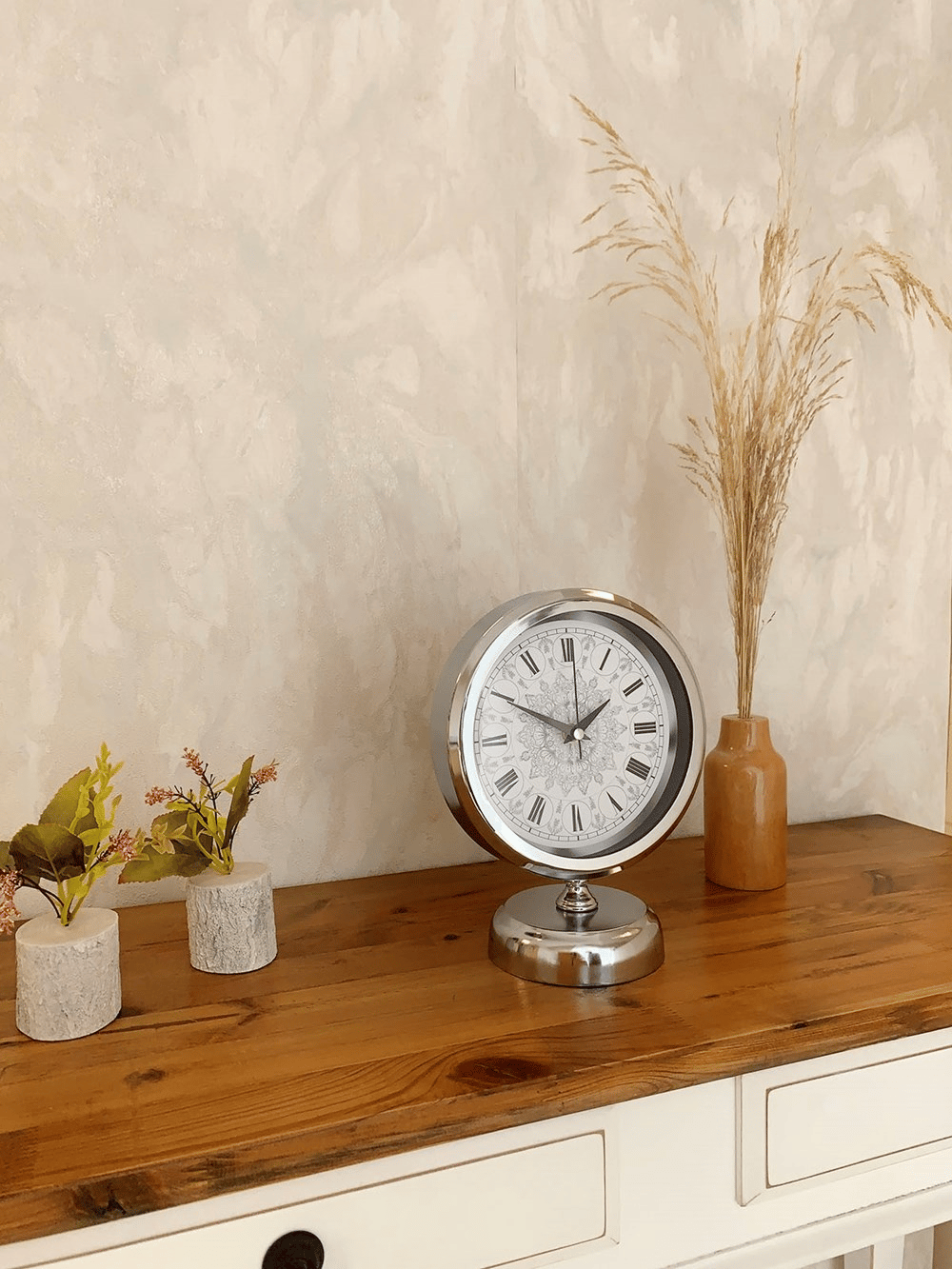 Krom Metal Çini Desen Roma Rakamlı Masa Saati