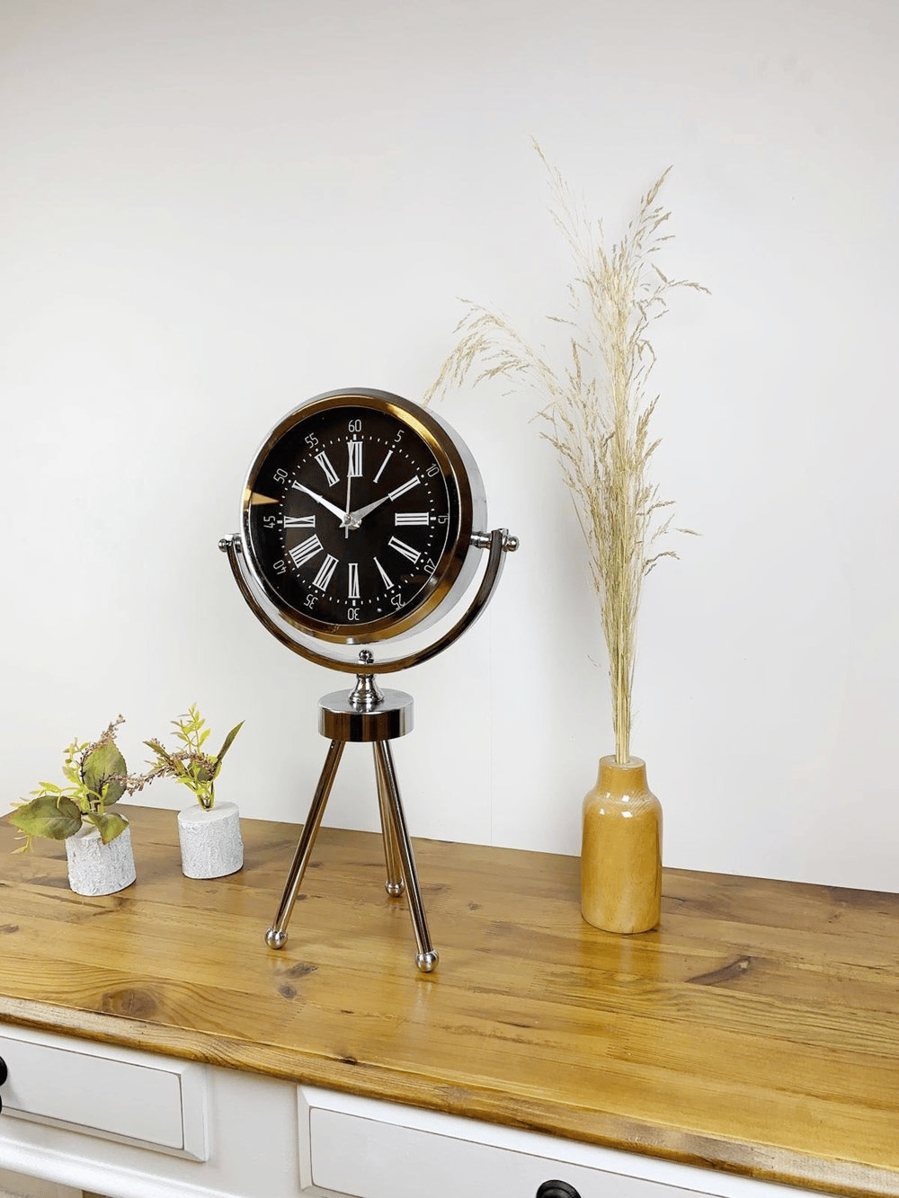 Krom Metal Mini Tripod Roma Rakamlı Masa Saati 45×26 cm