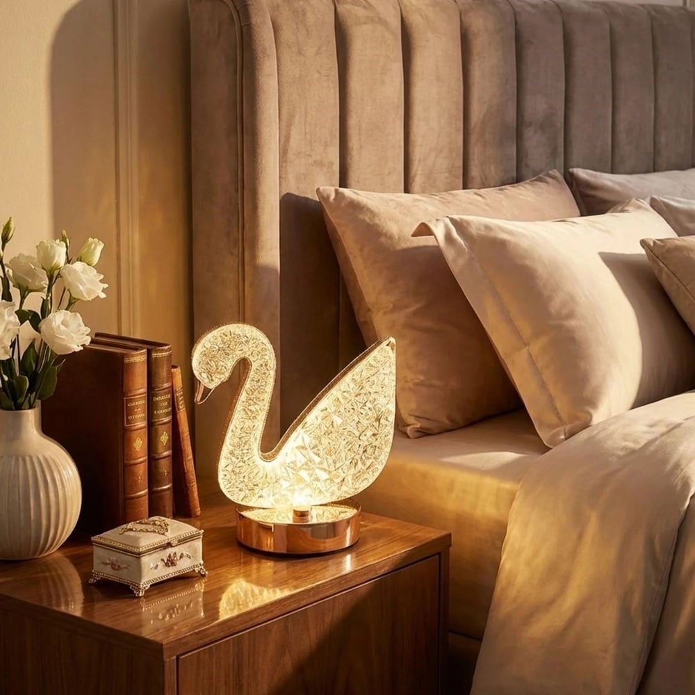 Kuğu Model Kristal Led Masa Lambası – Dokunmatik, 3 Renk Işık Modlu, Şarjlı Mini Dekoratif Gece Lambası Bx40