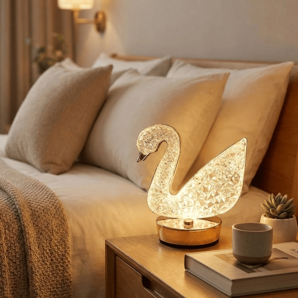Kuğu Model Kristal Led Masa Lambası – Dokunmatik, 3 Renk Işık Modlu, Şarjlı Mini Dekoratif Gece Lambası Bx40