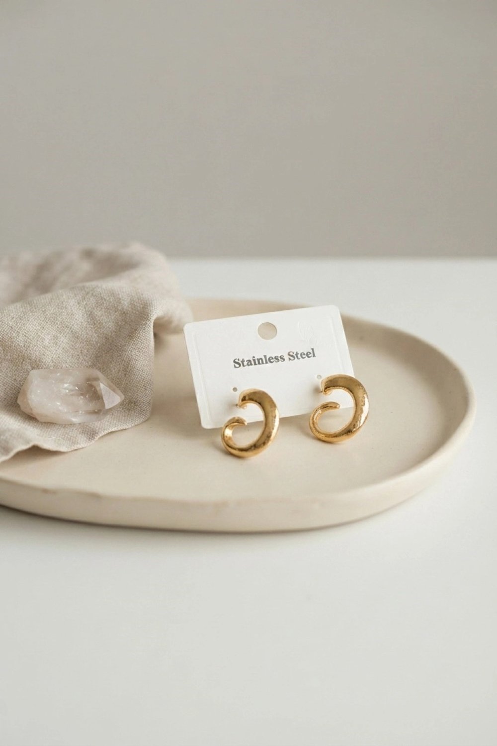 Mey İthalat® 316L Çelik Gold Renk Vintage Kıvrımlı Halka Model Küpe
