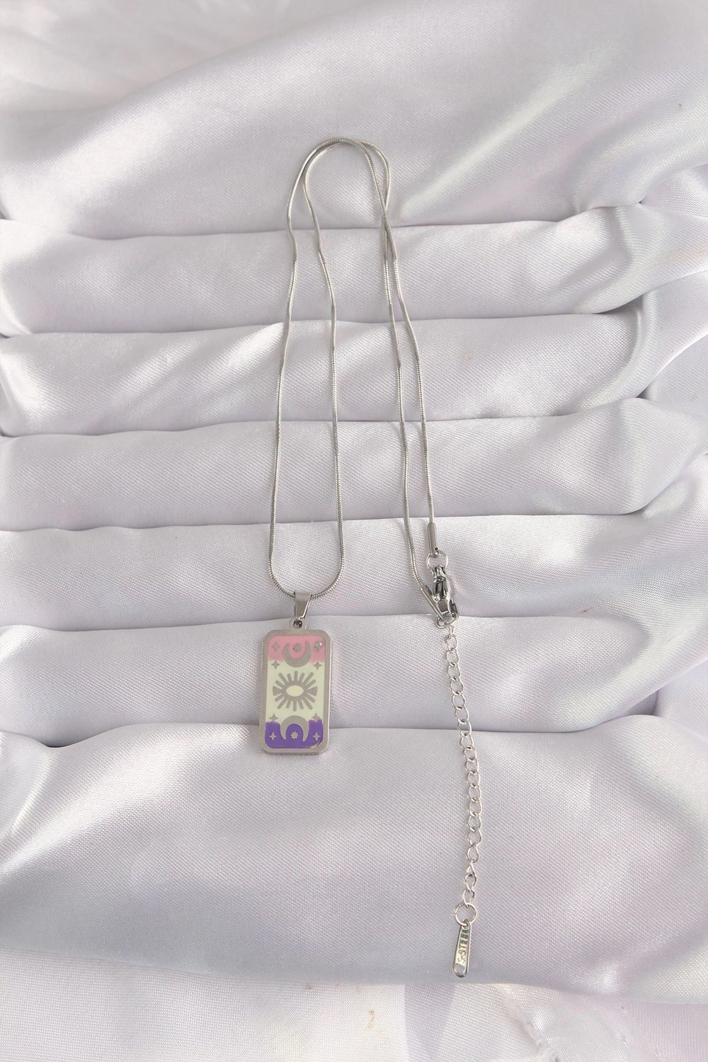 Mey İthalat® 316L Çelik Gümüş Renk Karışık Mineli Ay Figür Tarot Kolye