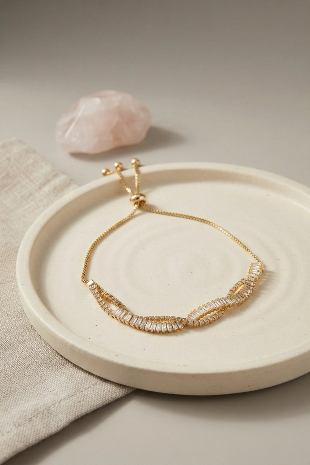Mey İthalat® Gold Renk Baget Zirkon Taşlı Sarmal Model Pirinç Asansör Bileklik