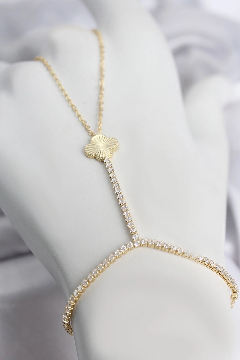 Mey İthalat® Gold Renk Pirinç Lazerli Yonca Model Zirkon Taşlı Şahmeran