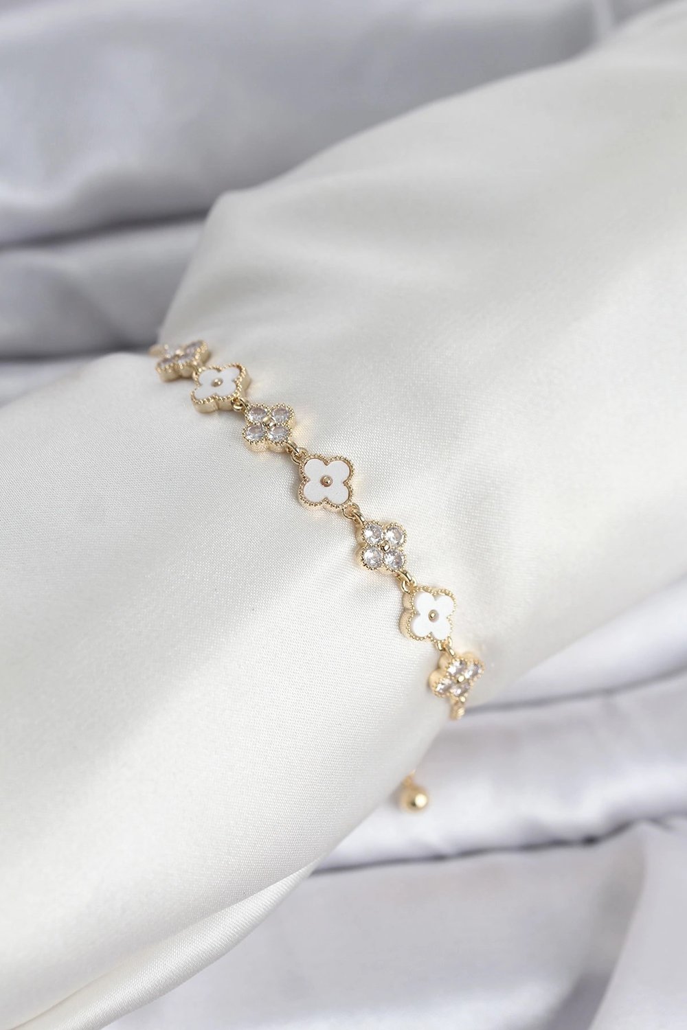 Mey İthalat® Gold Renk Zirkon Taşlı Sıralı Yonca Model Asansörlü Kadın Bileklik